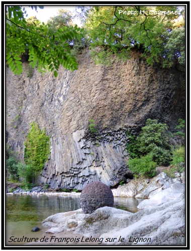 Sculture de François Lelong sur le Lignon